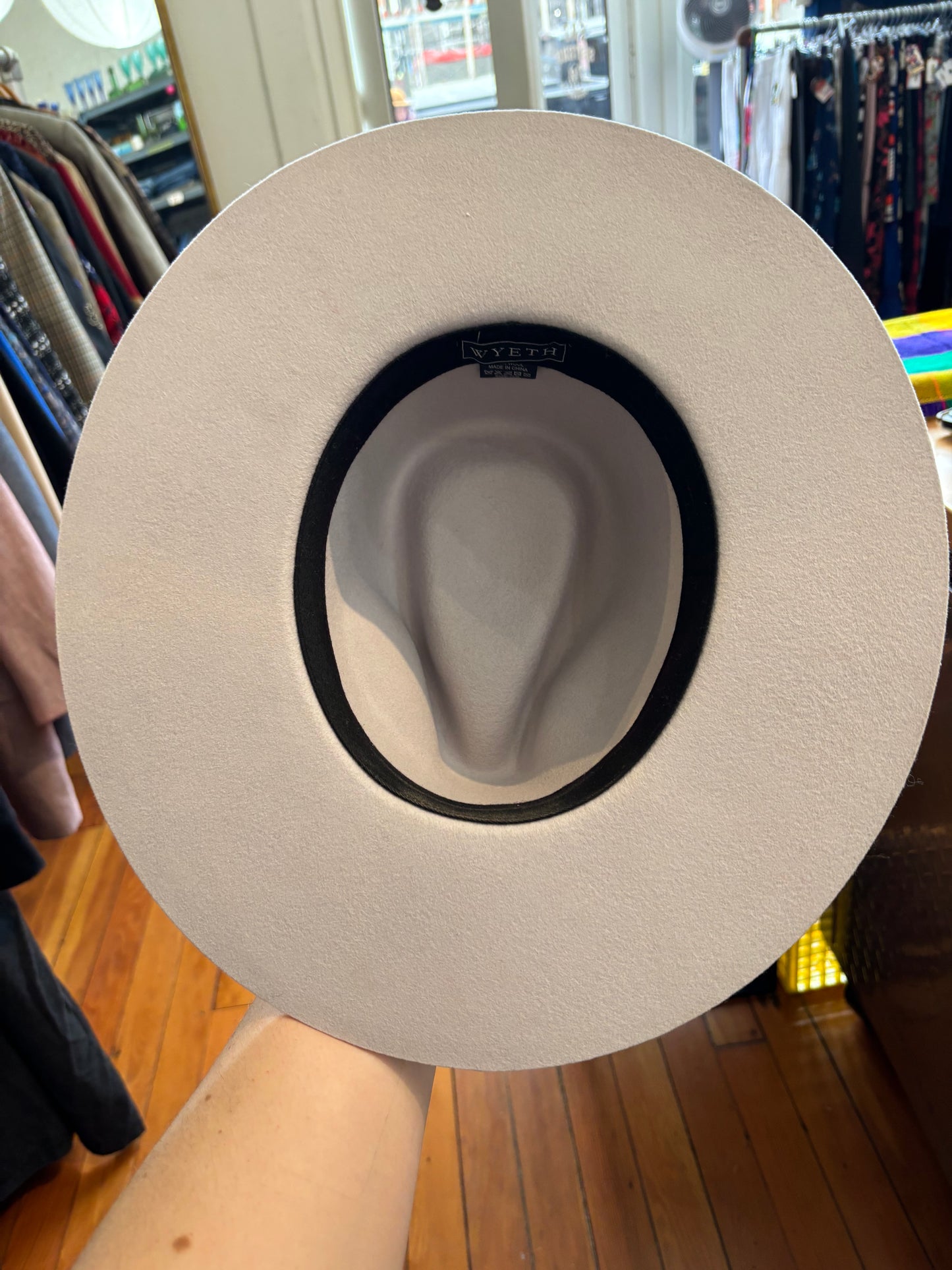 Wyeth grey 100% wool flat brim hat - River in cream