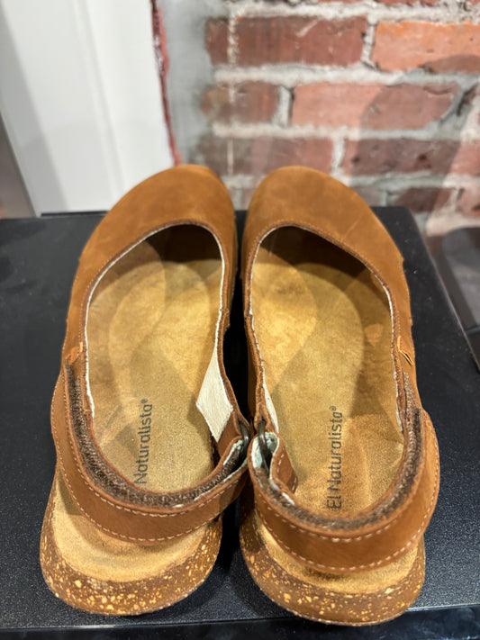 Size 39 tobacco El Natrualista flats