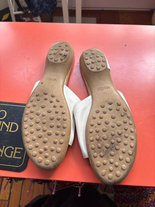 size 13 cream leather Vaneli sandals
