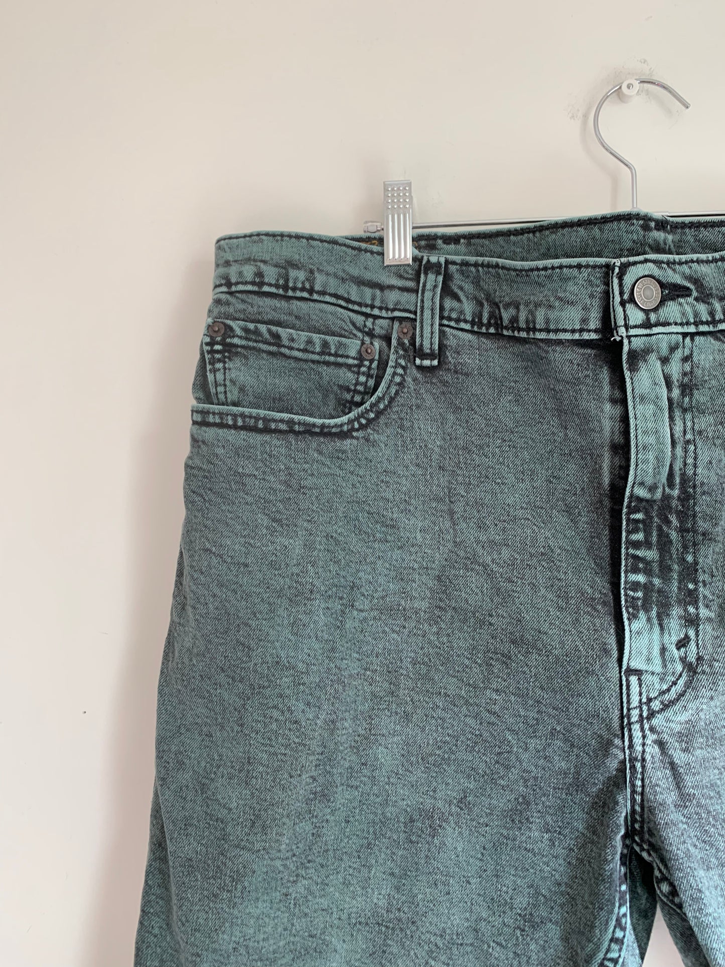 Size 2X Levi’s cut off jean shorts
