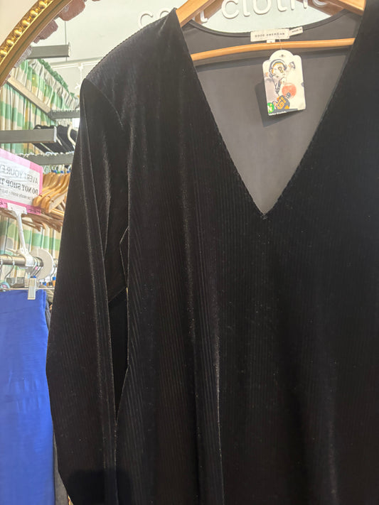 size 7 black velvet ribbed Good American dress - midi
