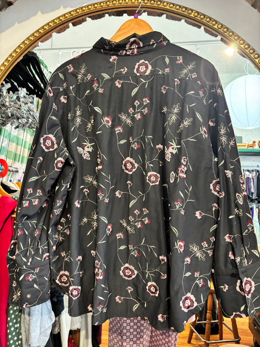 size 3X black with floral embroidery VINTAGE Guillaume button- up long sleeve