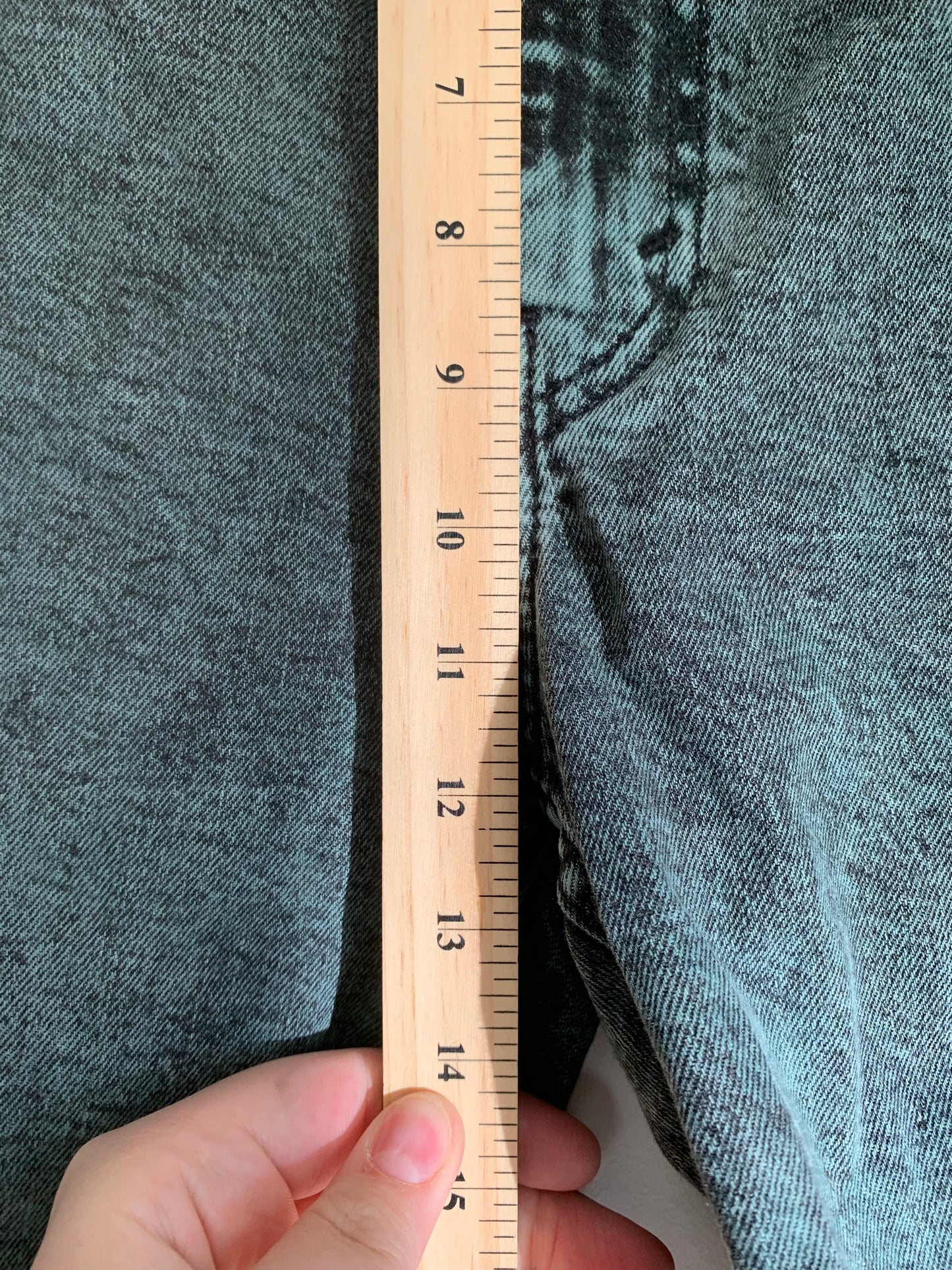 Size 2X Levi’s cut off jean shorts
