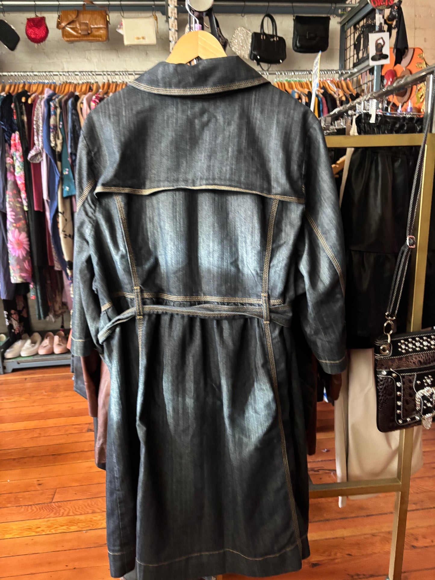vintage size 26/28 Venezia denim trench