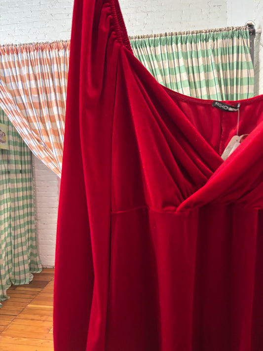 Size 2X red velvet Fashion Nova dress