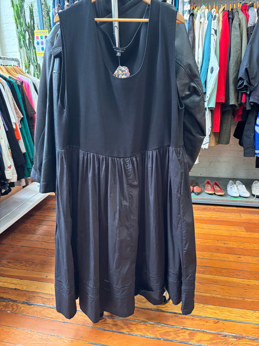 size 2X (5X) black with black bottom Universal standard dress - midi