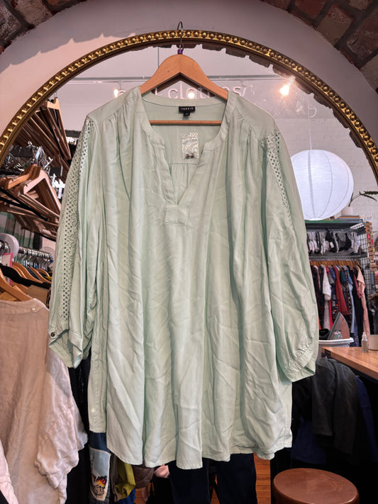 size 4X mint green NWT Torrid blouse