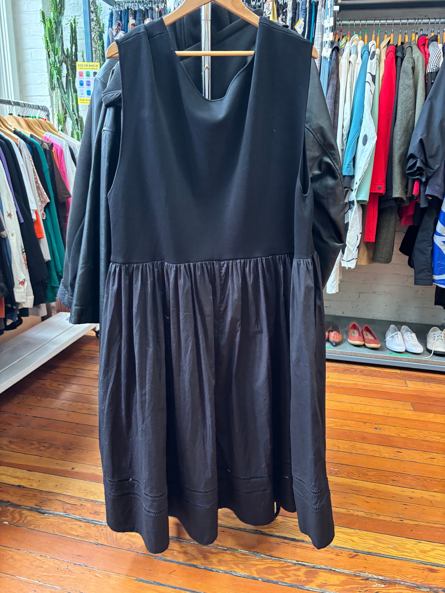 size 2X (5X) black with black bottom Universal standard dress - midi