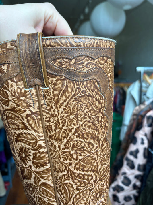 size 7.5 brown carved flowers Boulet boots - cowboy