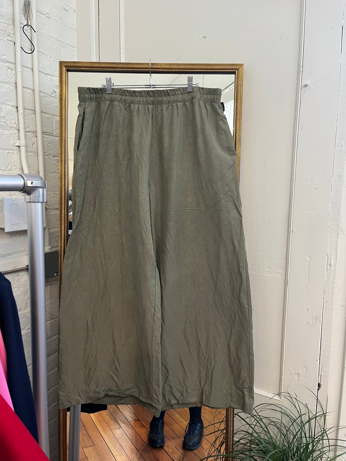 Free Label green pants Size 3X