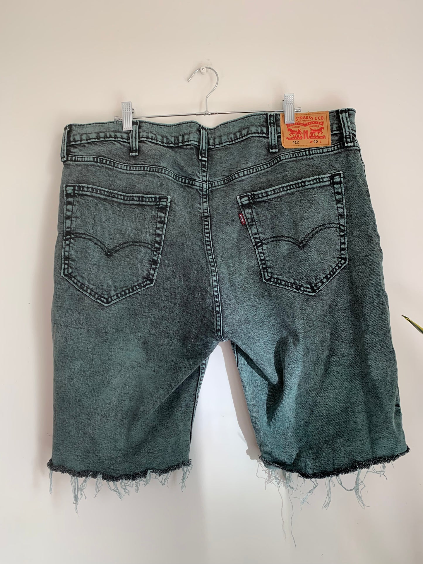 Size 2X Levi’s cut off jean shorts