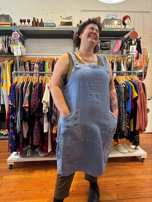 Size XXL light chambray linen Grizas pinafore