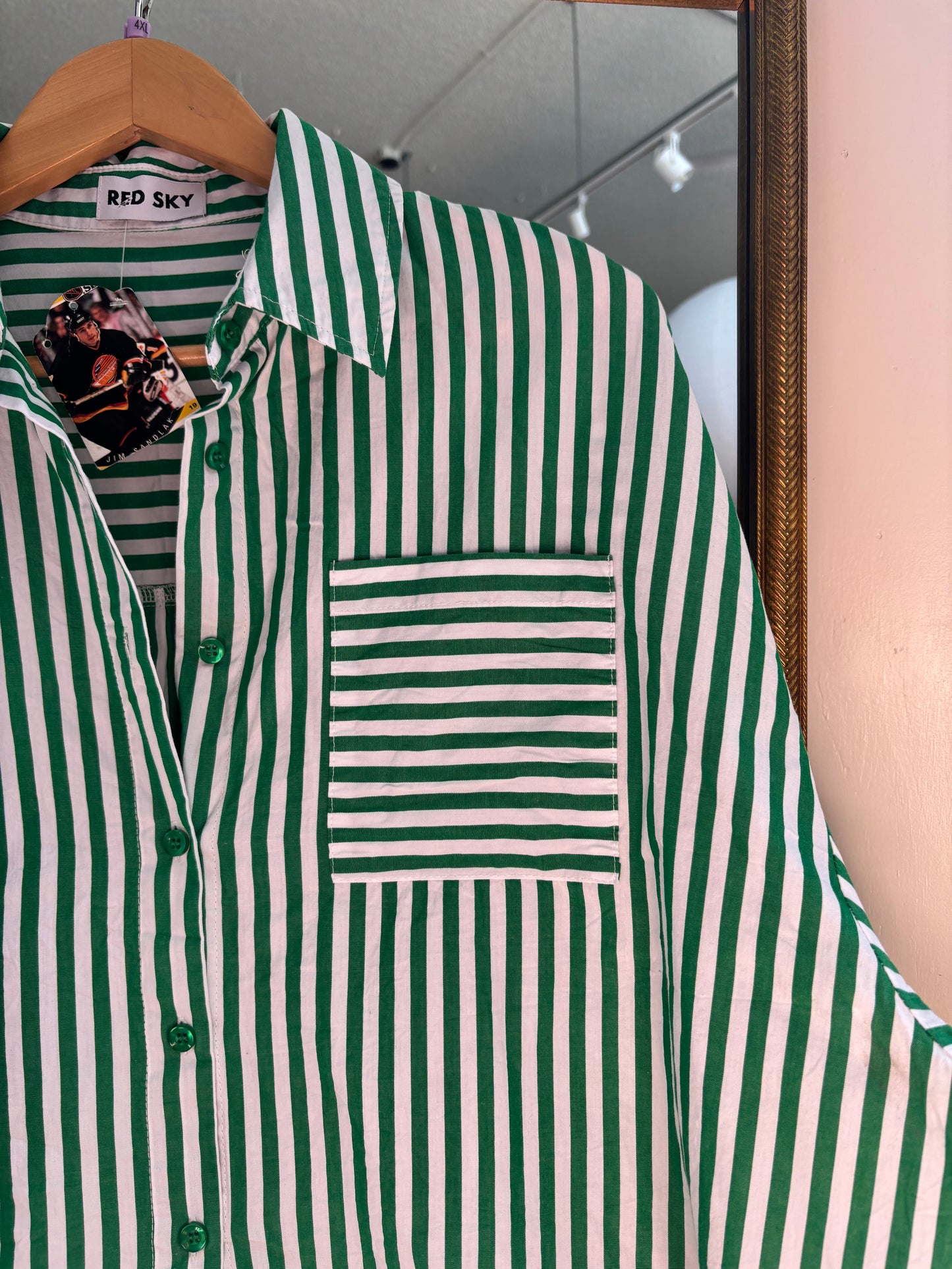 size flex green white stripe Red Sky button-up crop