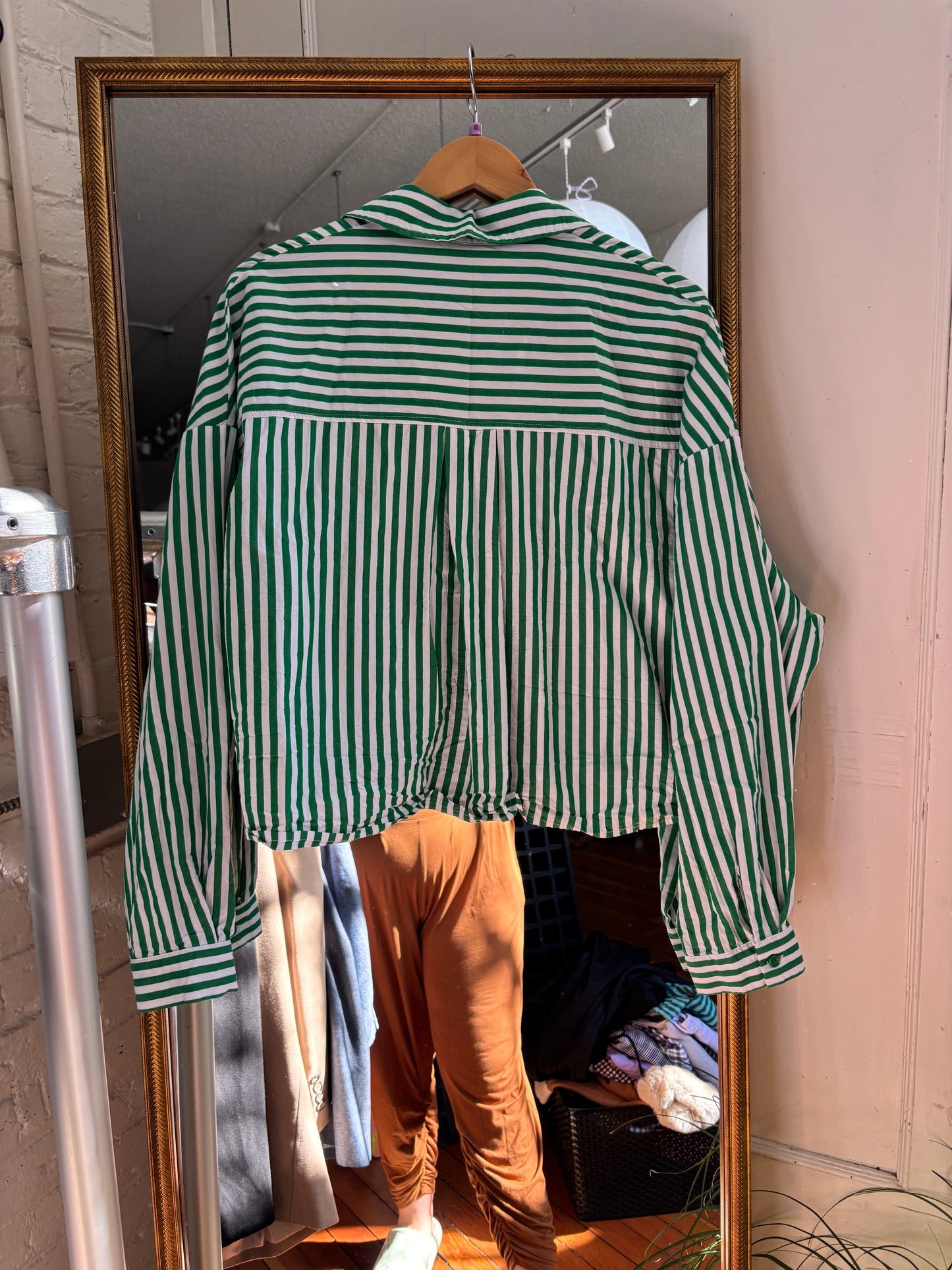 size flex green white stripe Red Sky button-up crop