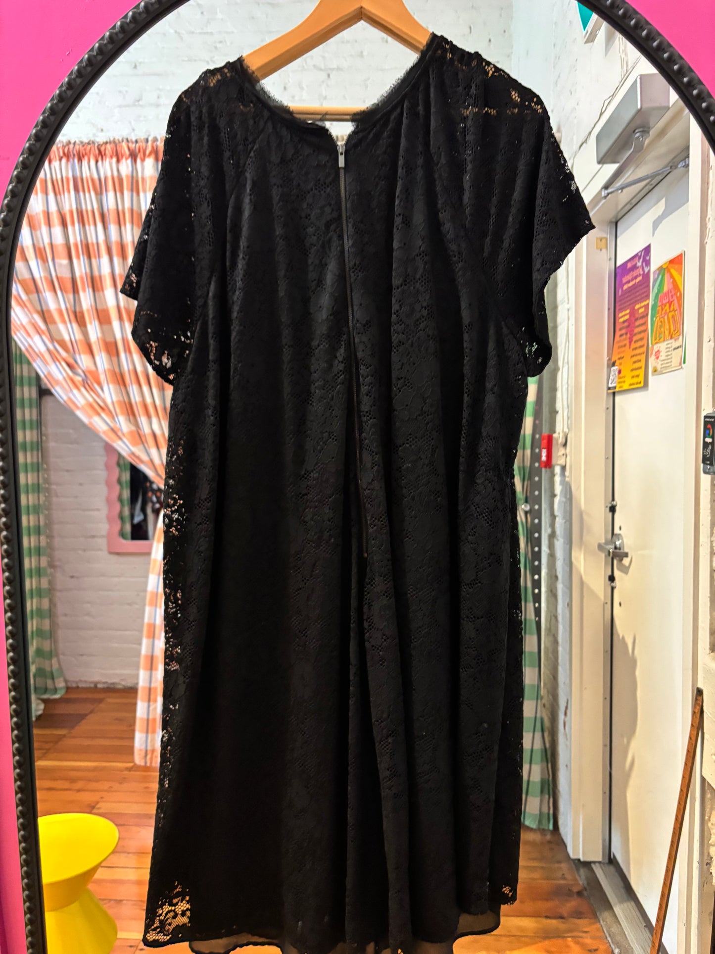 size 5X black lace In Every Story dress - knee