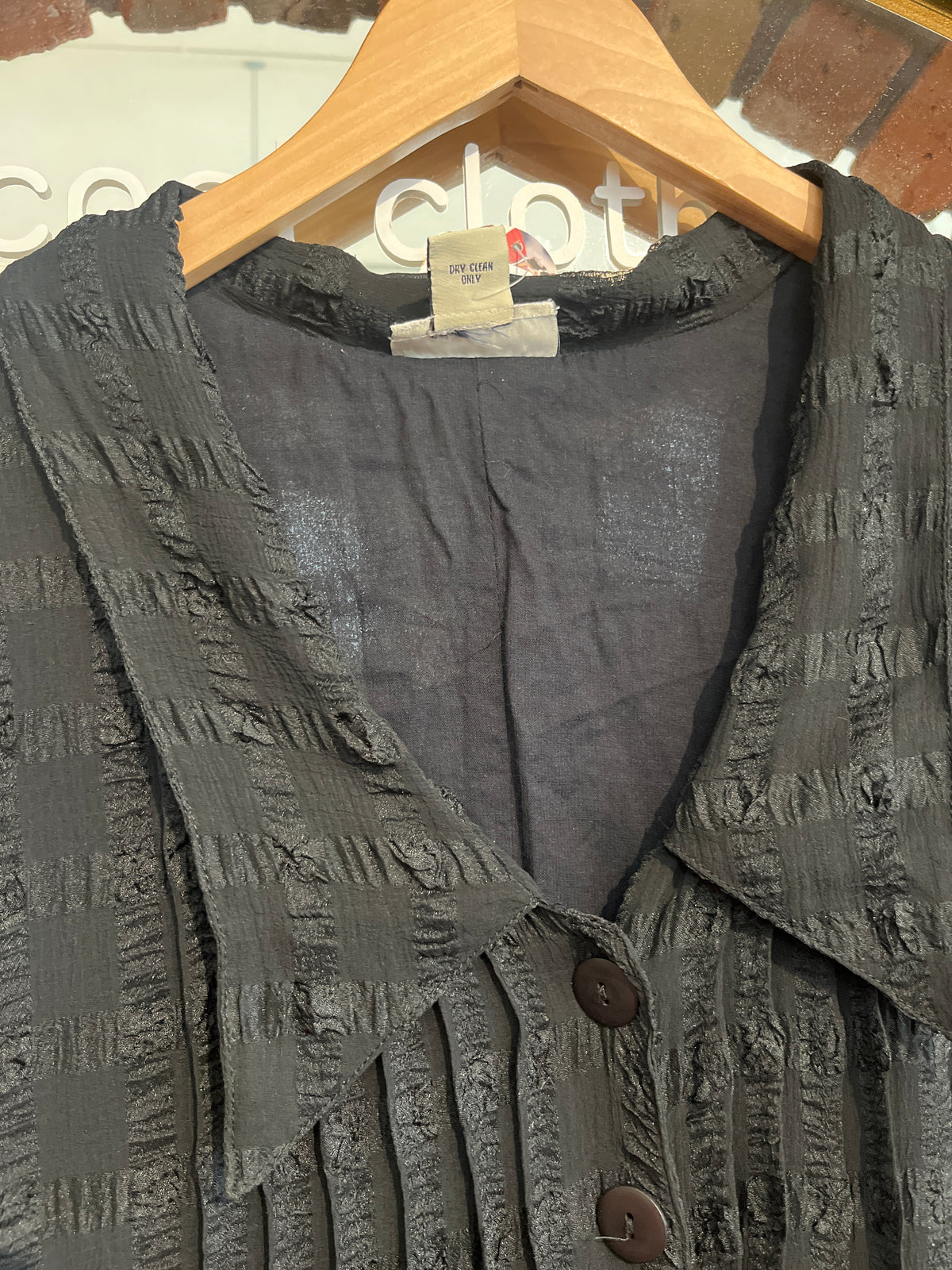 Size 30 Vintage The Avenue black textured rayon dress with collar