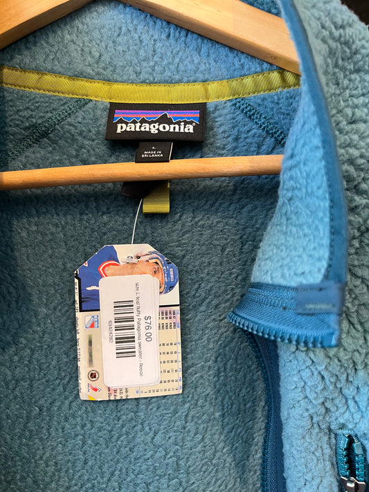 size L teal fluffy Patagonia sweater - fleece