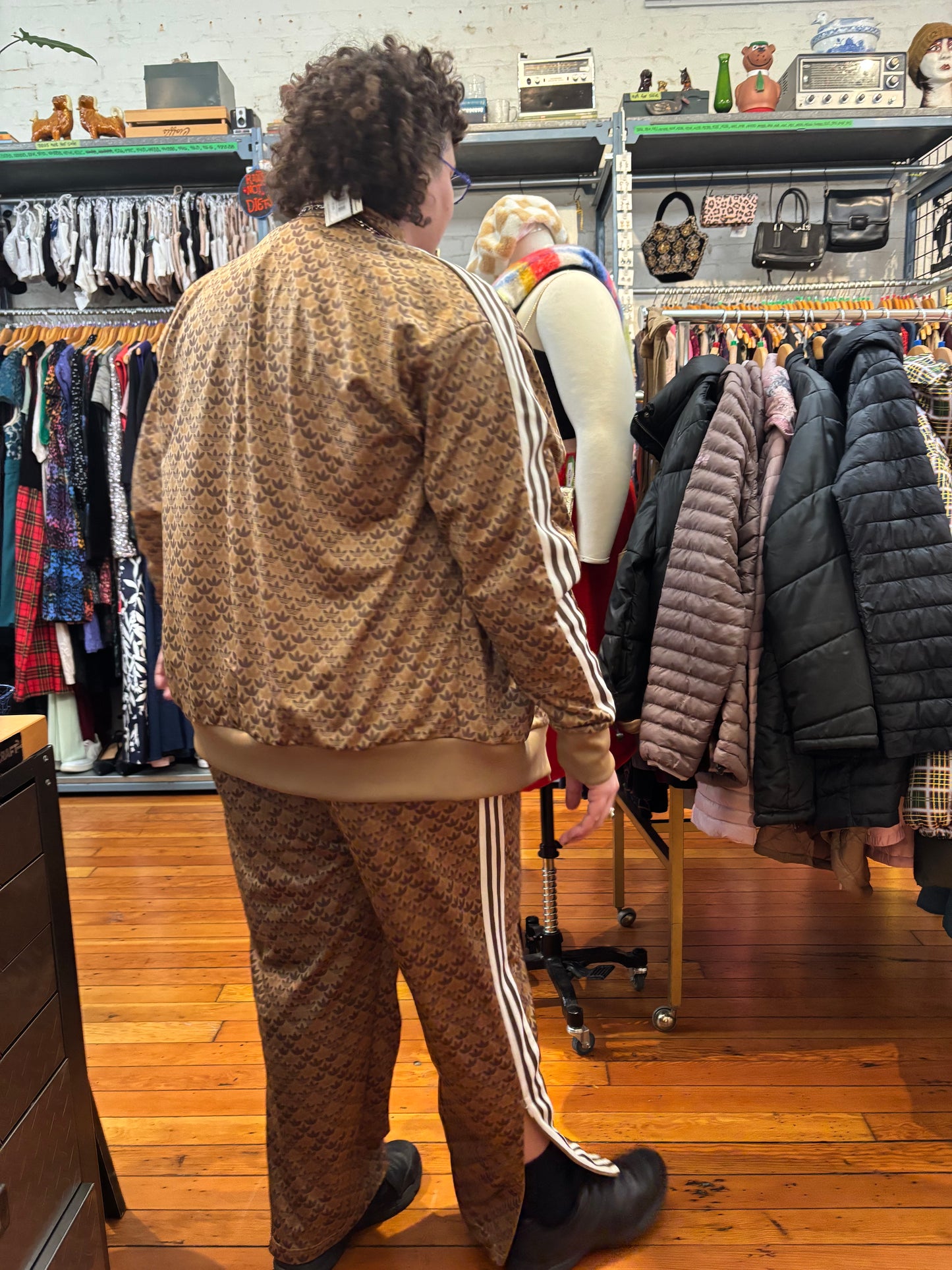 size 2XL track pants Adidas brown pattern