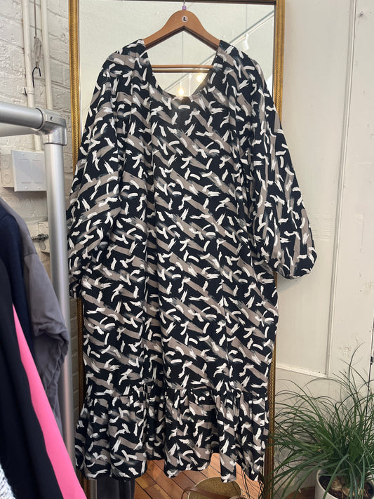 size 4XL black cotton with white brushes Oge Ajibe dress - midi