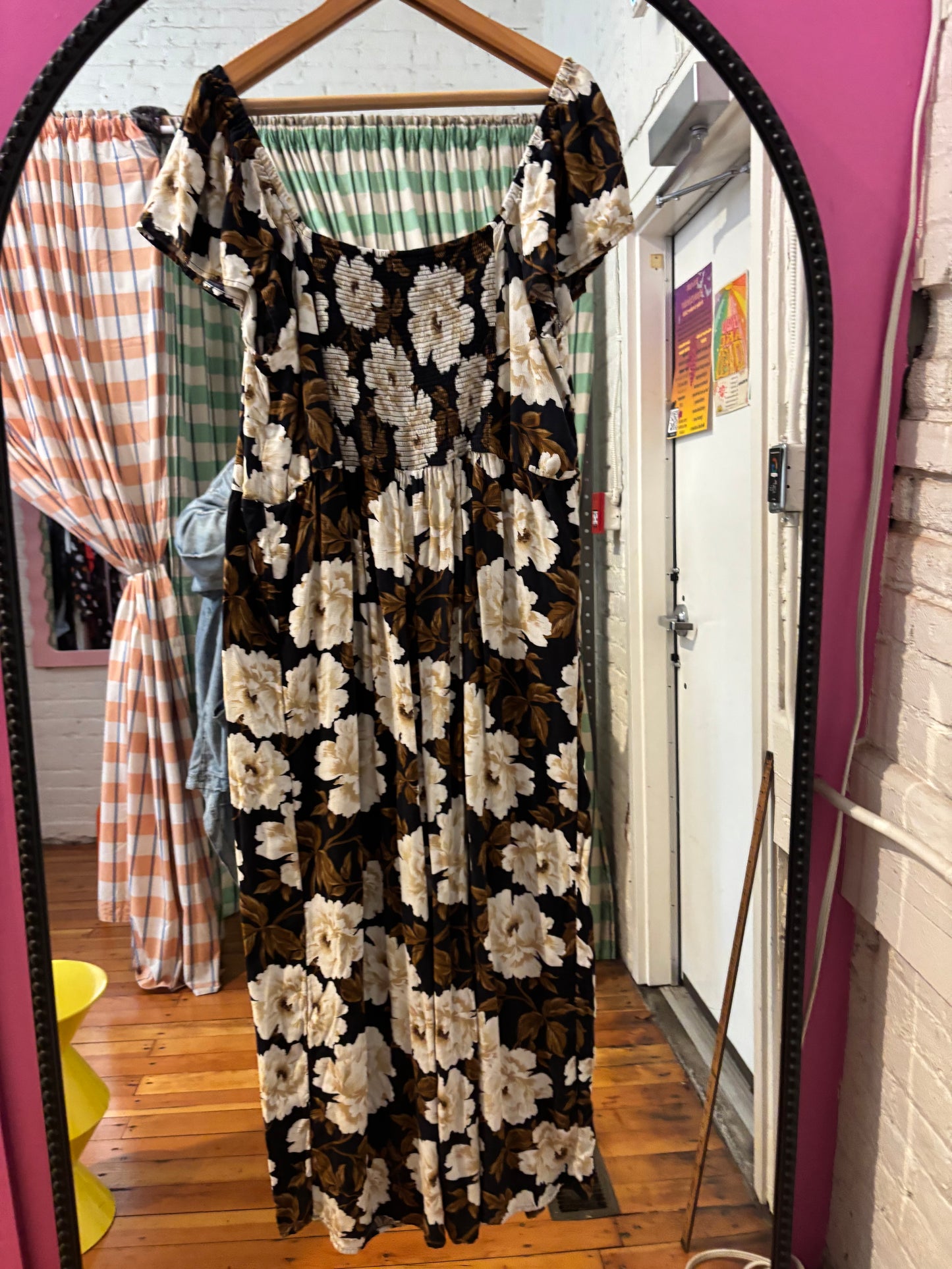 size 2X black with brown floral Old Navy jumpsuit - long