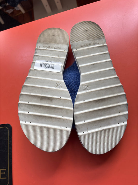 Size 39 (*) Blue terry cloth Intentionally Sandals
