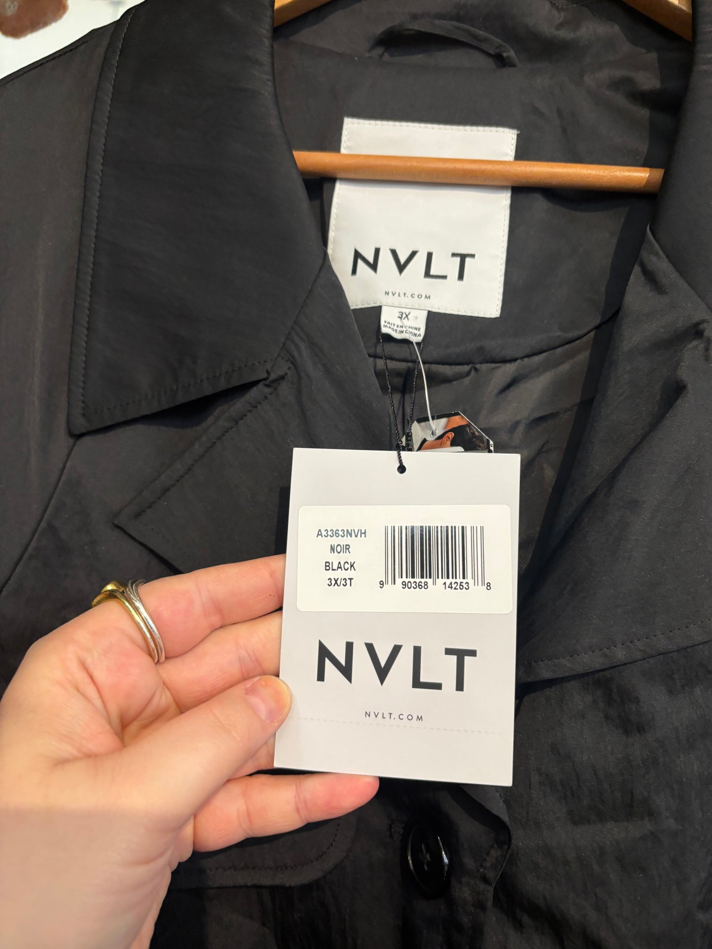 Size 3X black NVLT trench - NWT