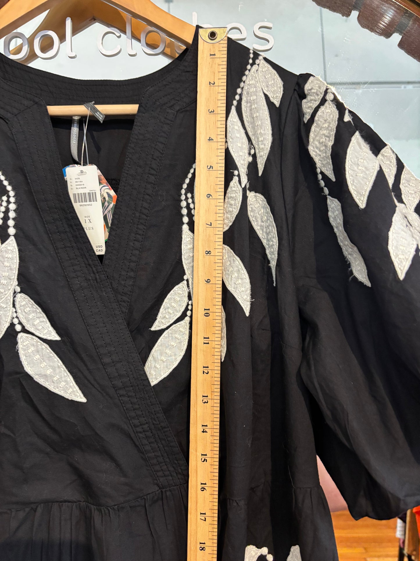 size 1X Anthropologie black cotton white embroidery dress