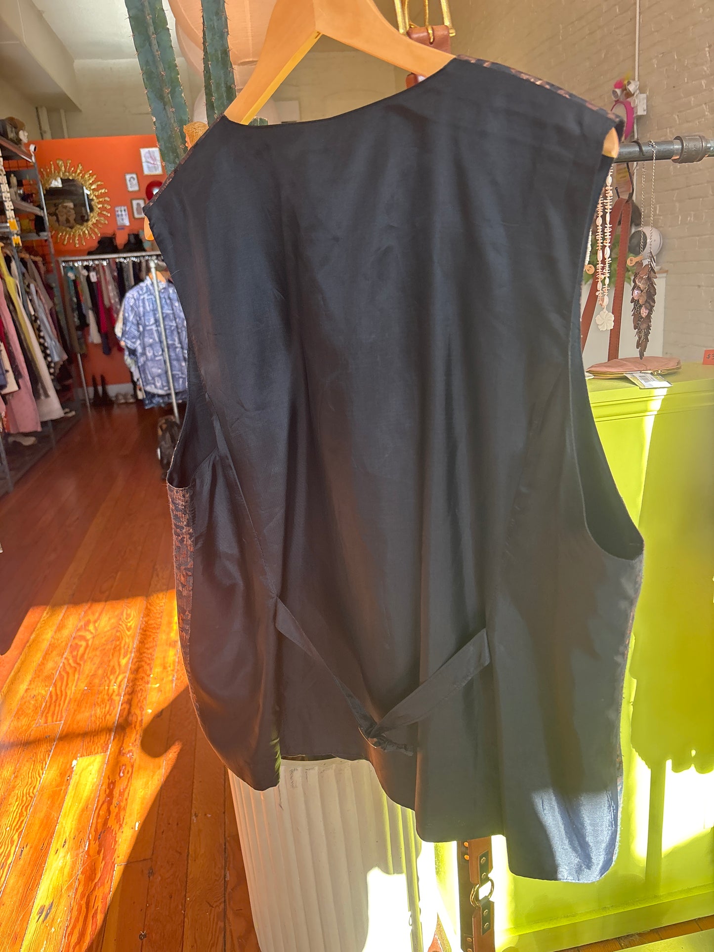 size 1-3X cheetah satin VINTAGE Eaton vest