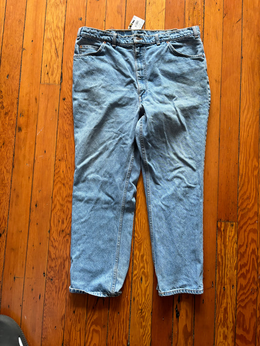 Size 42x30 orange tab Levis