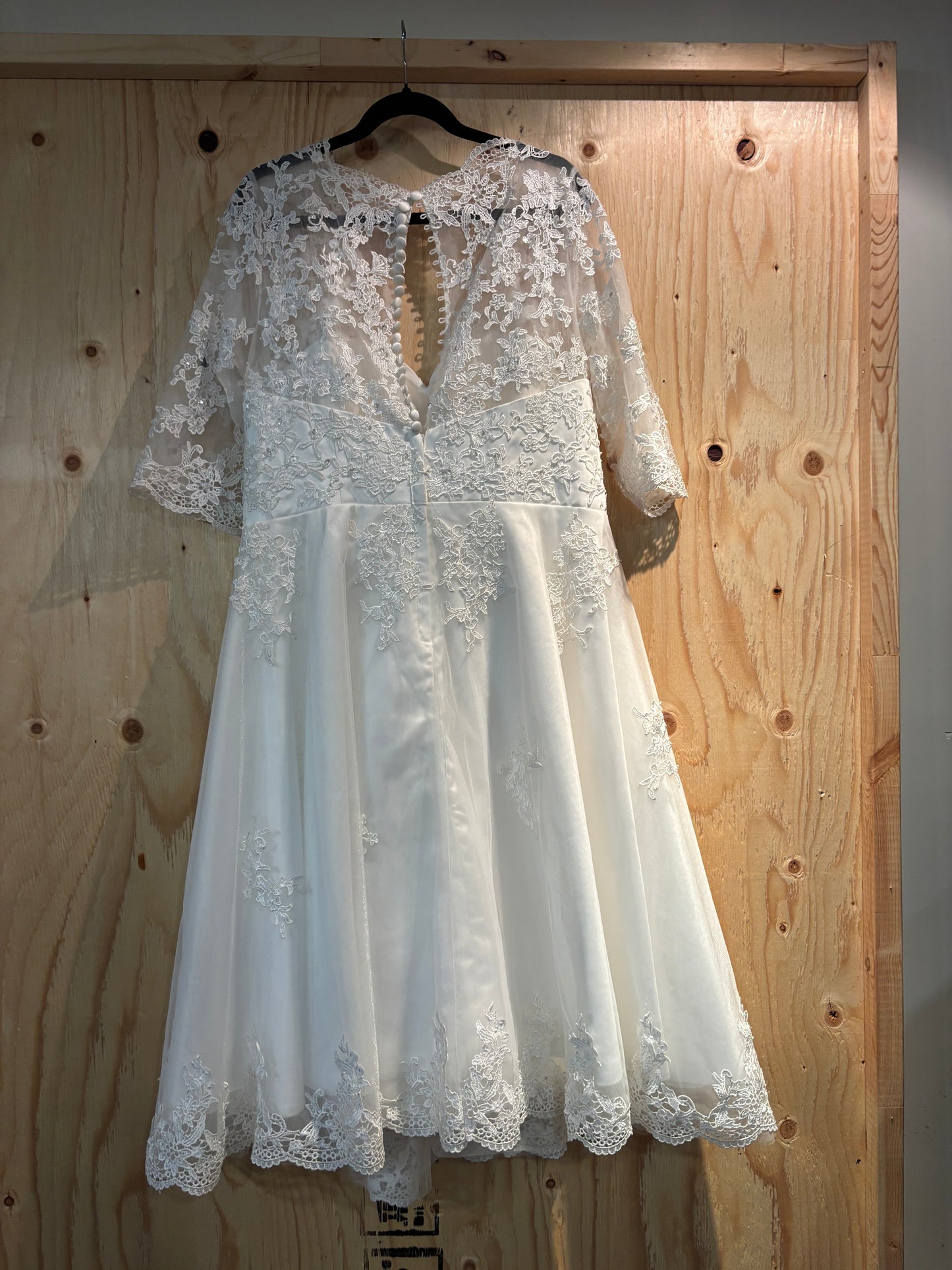 Size 18 tea length wedding dress