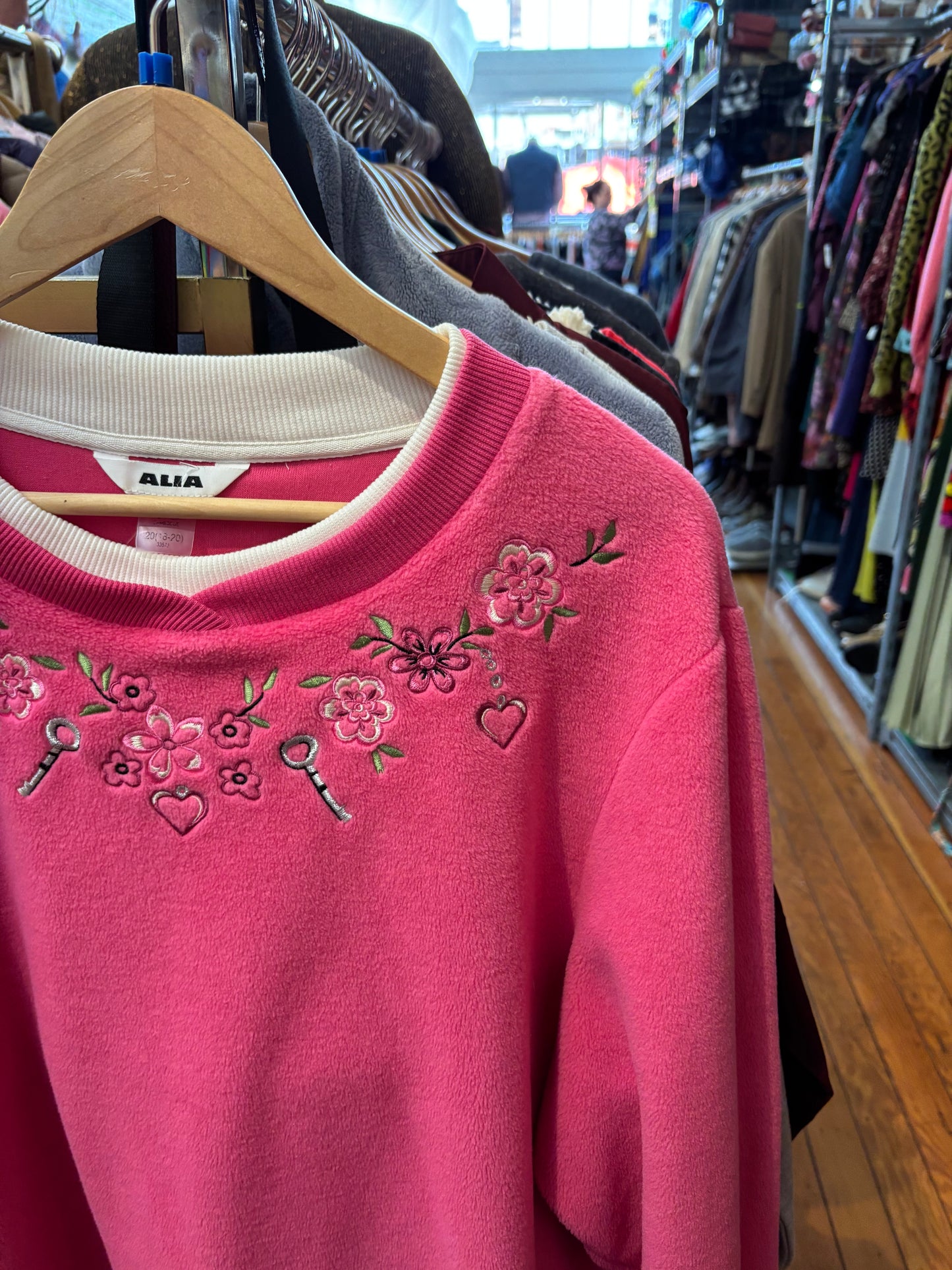 size 20 pink fleece flower embroidery vintage Alia sweater - fleece