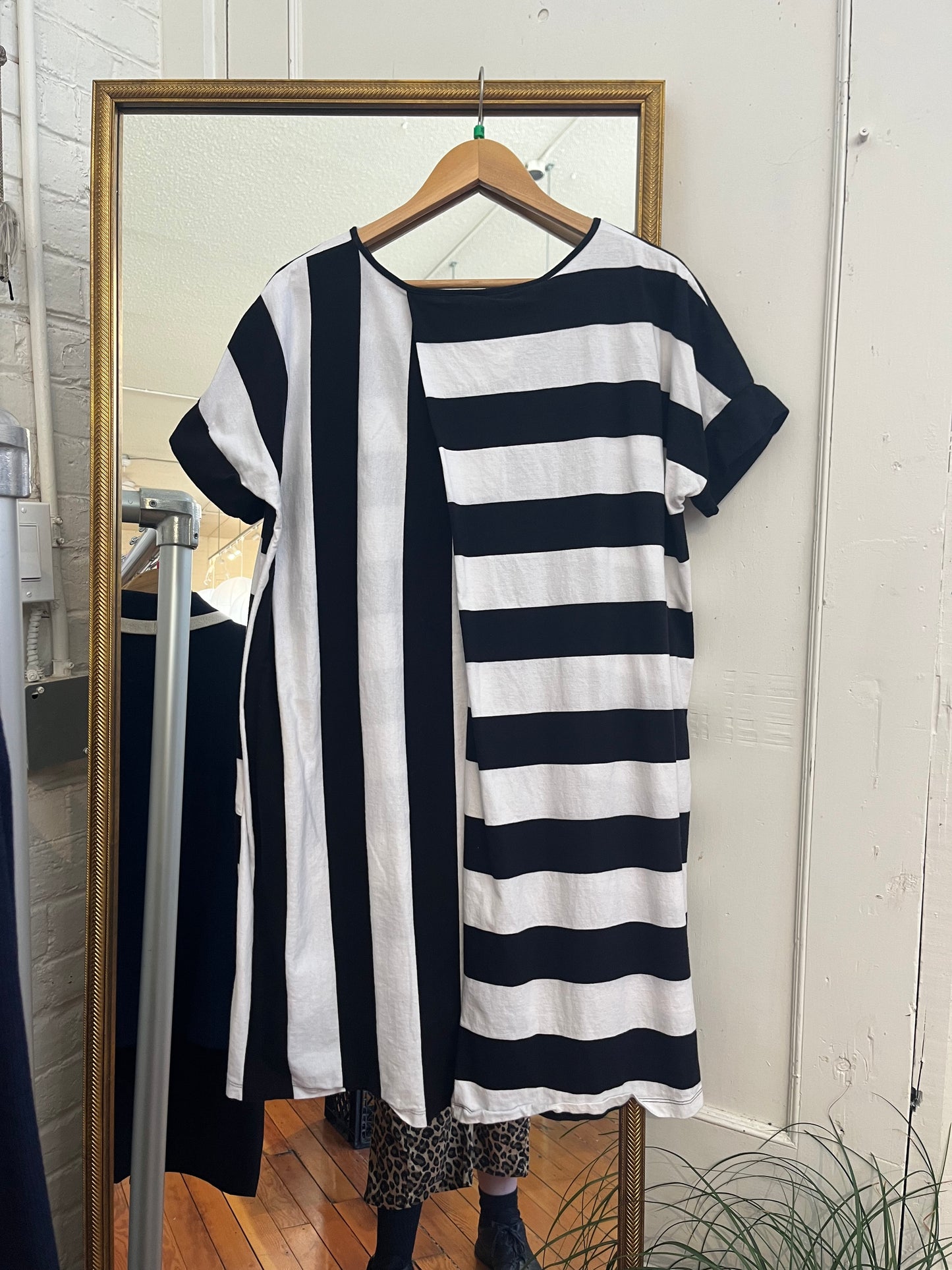 Size L black white striped Elk dress