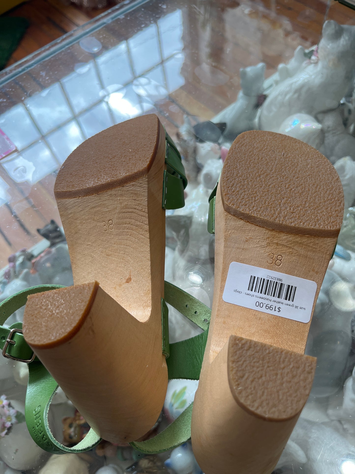 size 38 green leather Hasbeens shoes - clogs