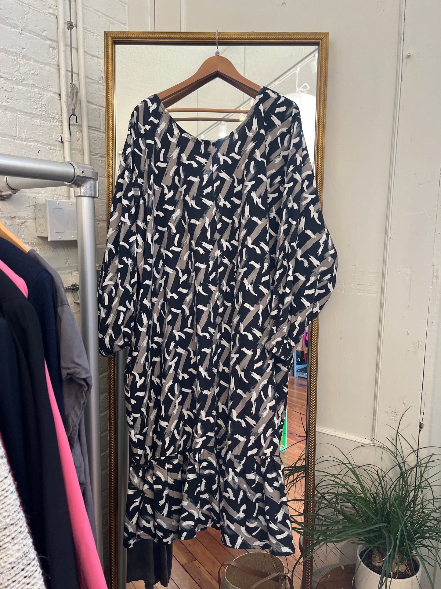 size 4XL black cotton with white brushes Oge Ajibe dress - midi