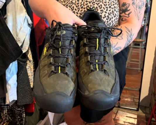 Size 16 Brown black Keen Hiking shoes