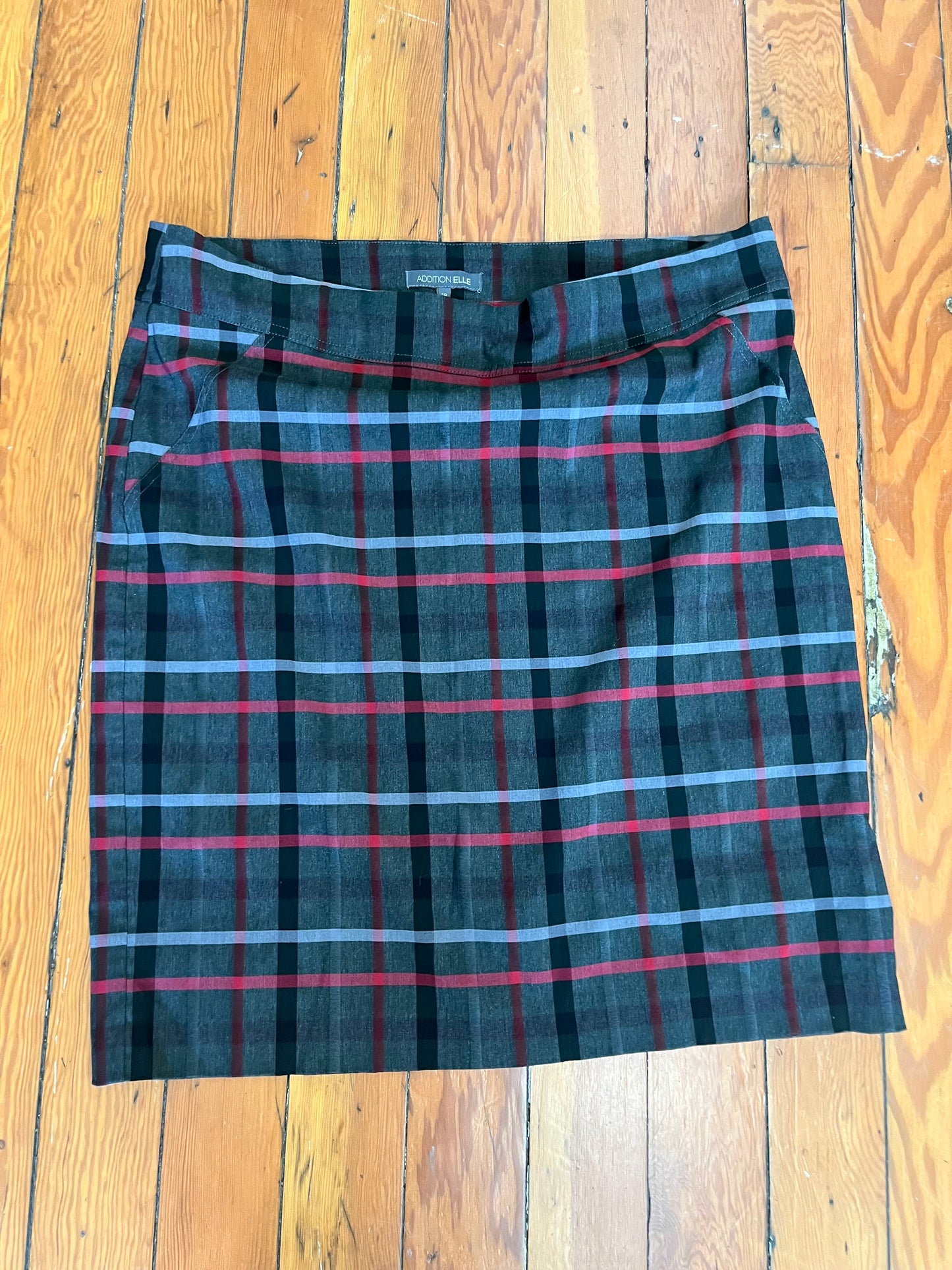 size 18 grey burgundy plaid VINTAGE Addition Elle skirt - tight