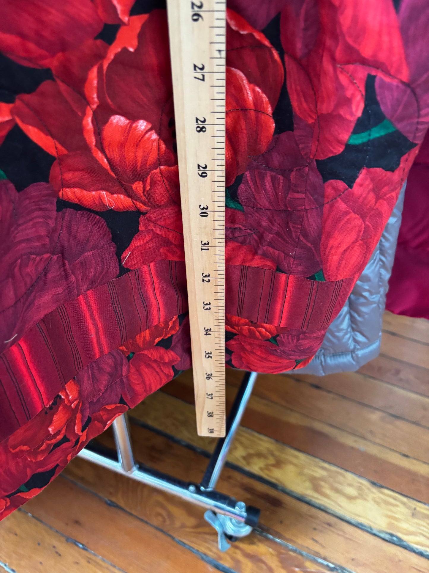 size XL quilted jacket by Woodbrick - extra long classic cut, red tulips