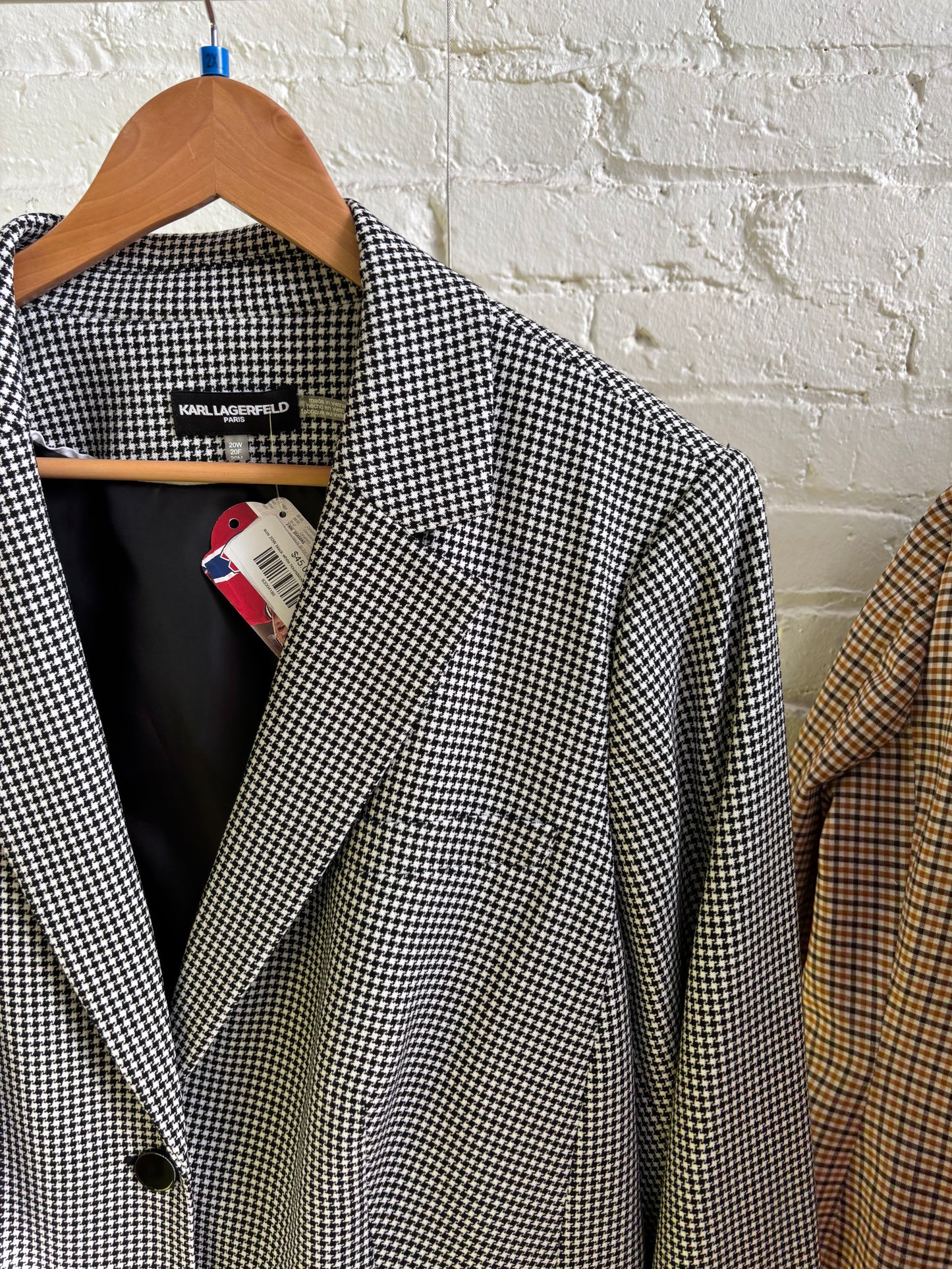 size 20W black white houndstooth Karl Lagerfeld blazer