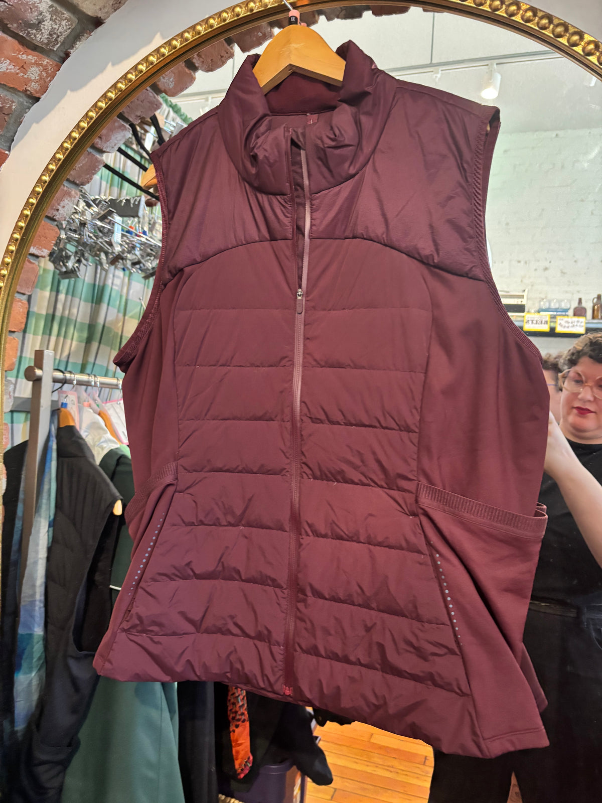 size 20 burgundy DOWN Lululemon vest - puffer