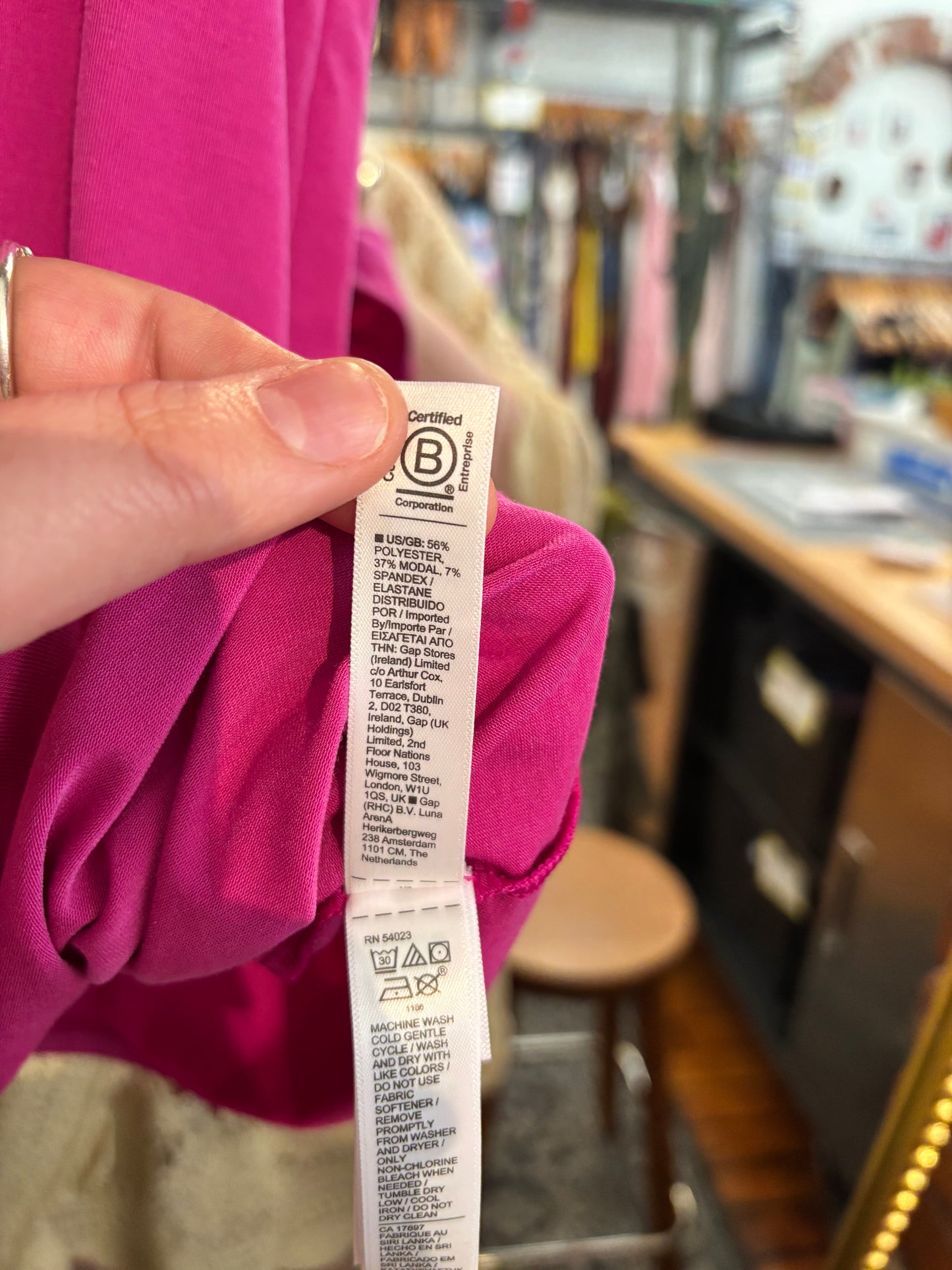 size 1X fuschia Athleta tank