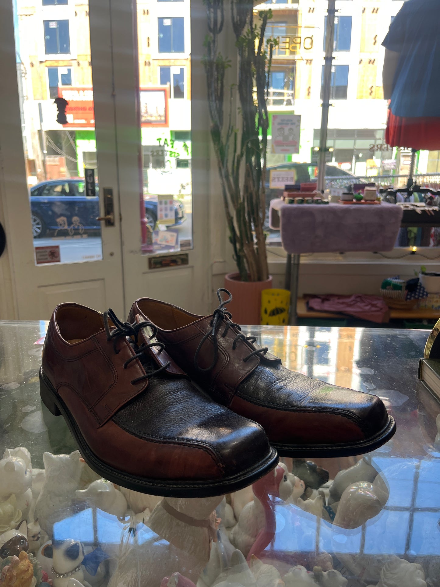 size 12 (mens) brown brown leather VINTAGE Bostonian shoes