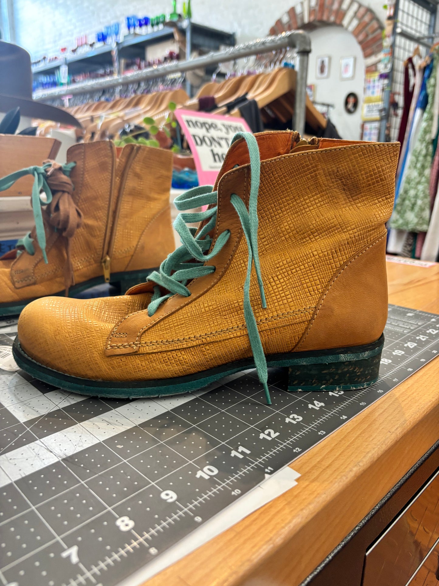 size 41 camel with teal PORTO-FINO boots