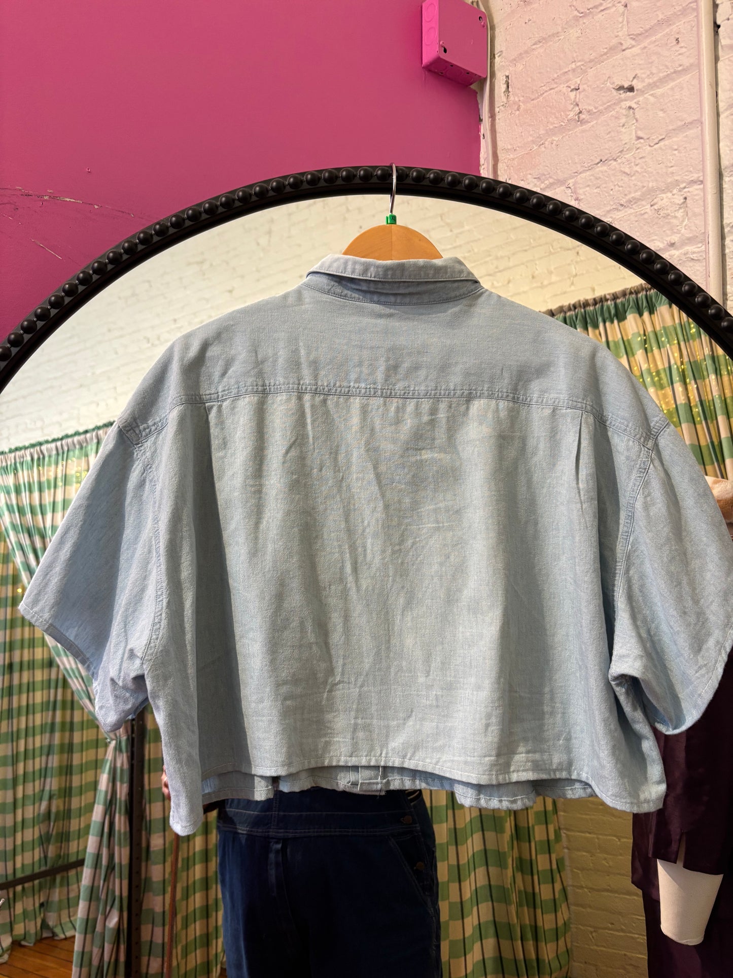 size XL light wash with embroidered dogs VINTAGE Modango Homme shirt - button up