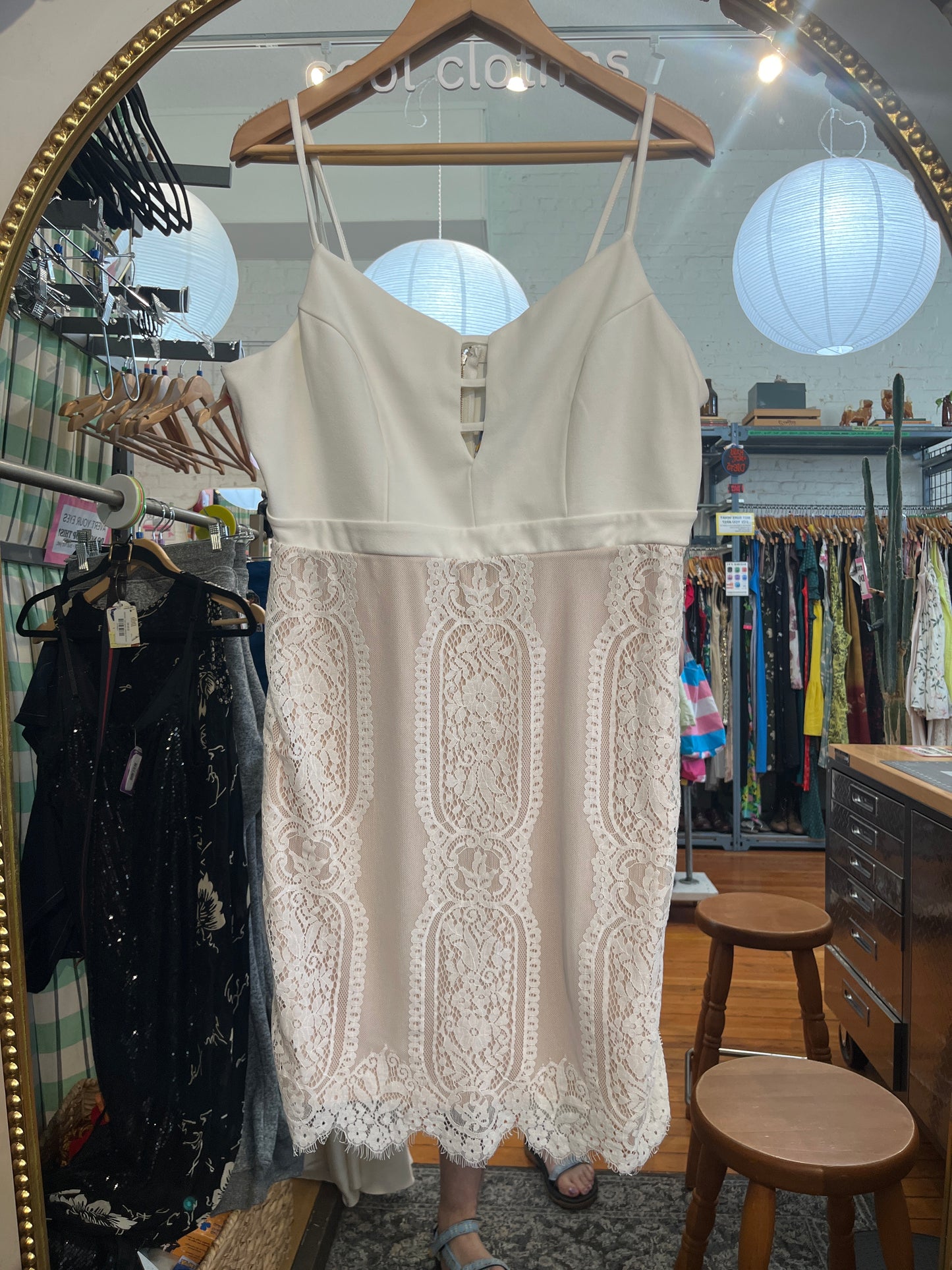size 1X white and lace Charlotte Russe dress - tight