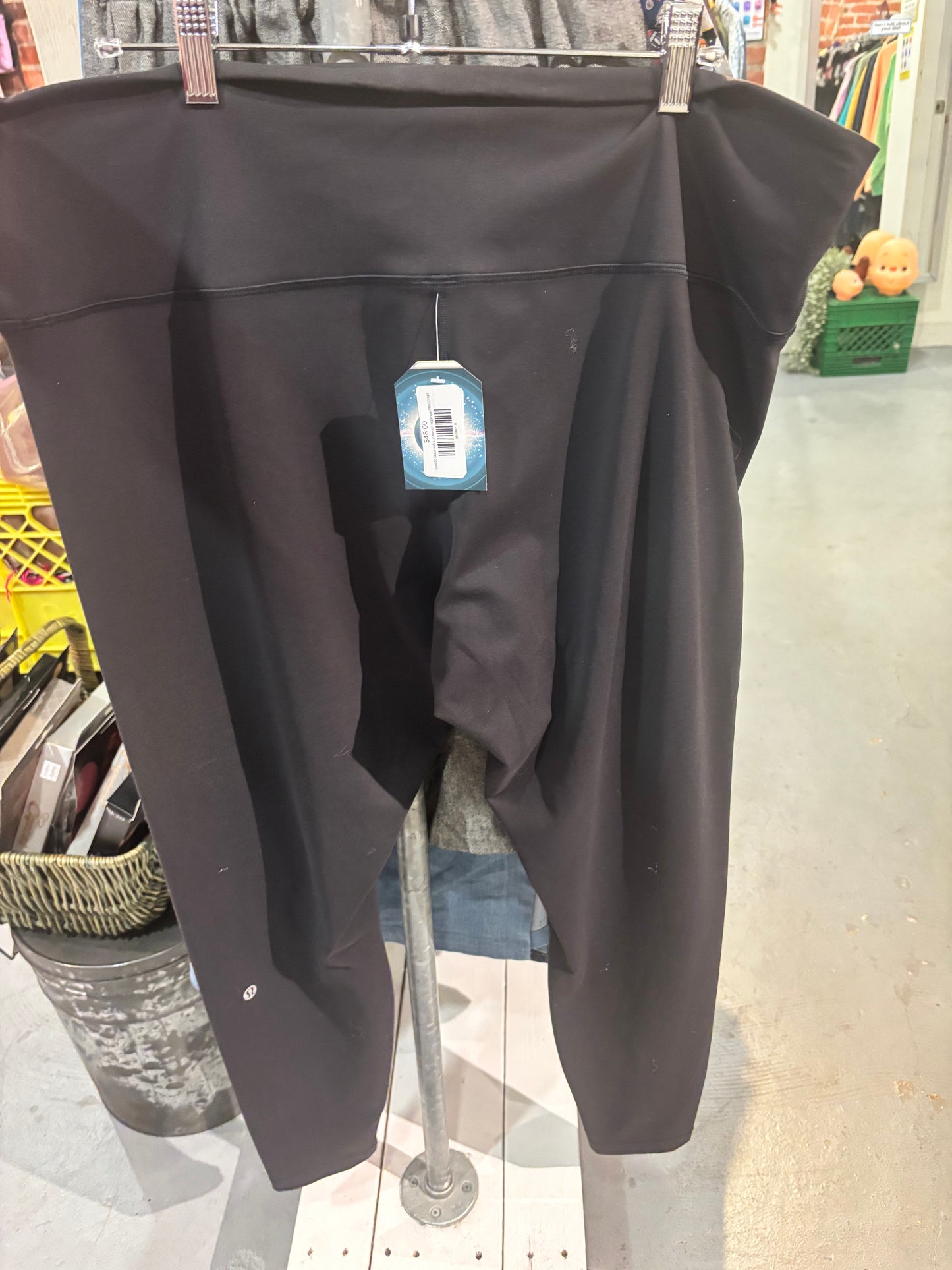 size 20 black soft Lululemon leggings