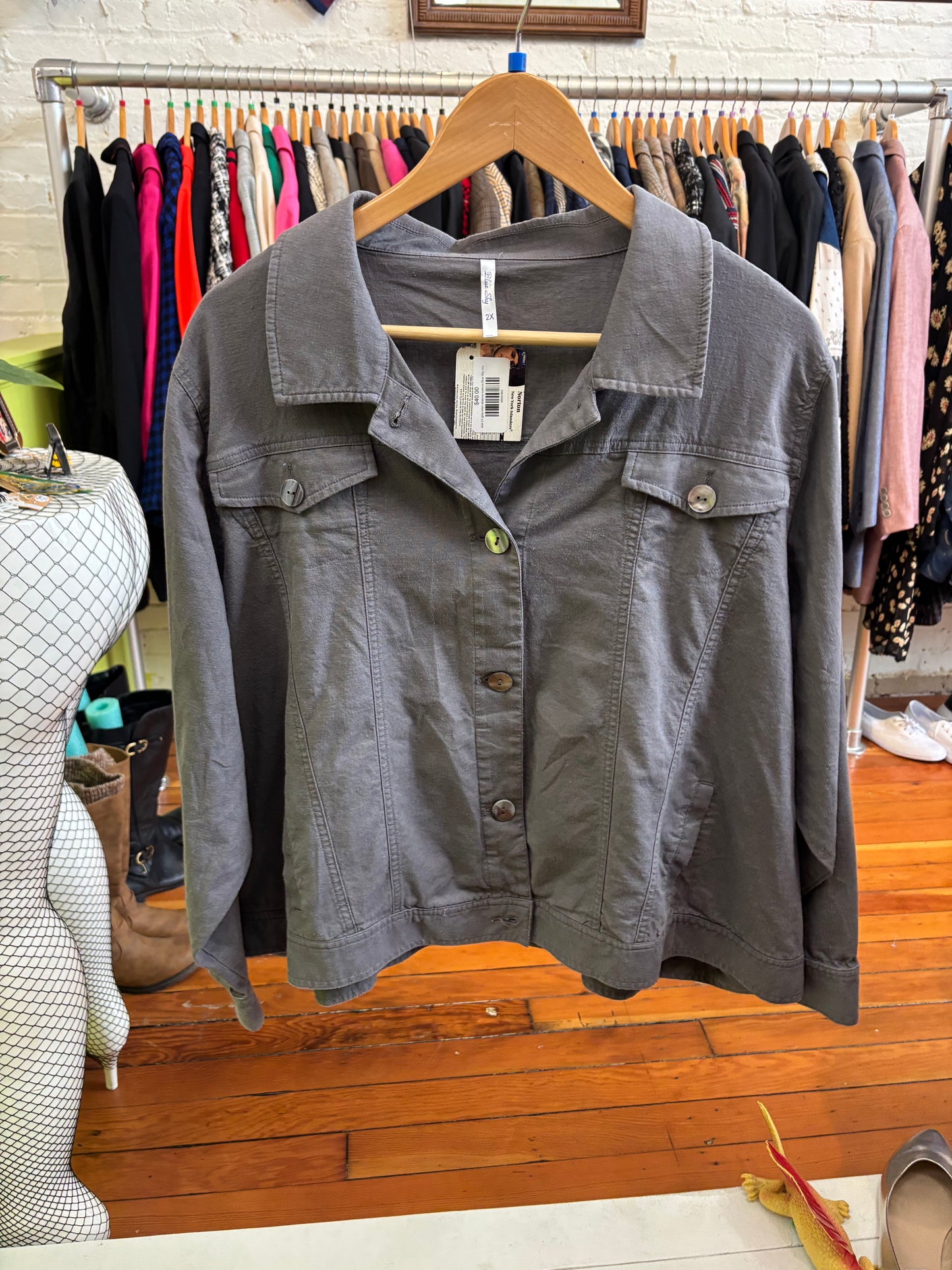 size 2X grey linen abalone buttons Blue Sky crop jacket