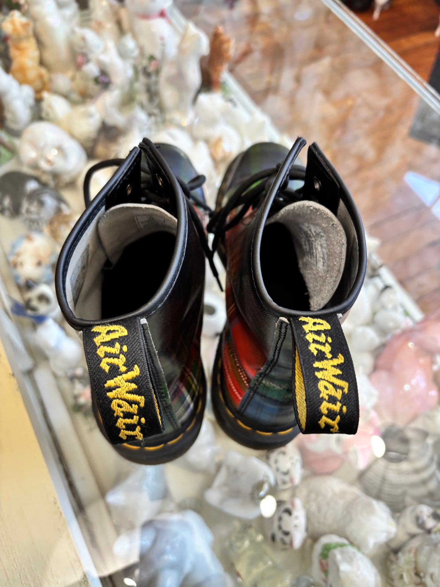 size 39 Tartan Doc Martens boots