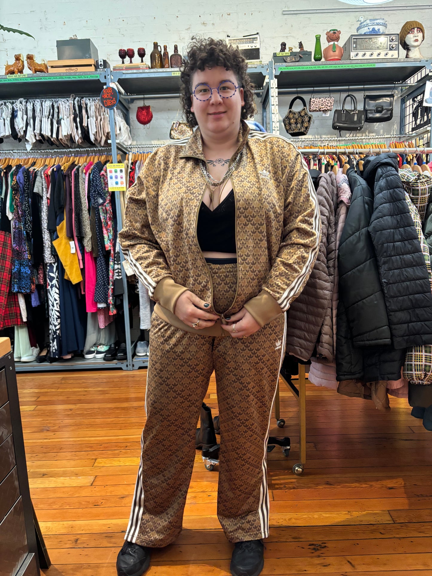 size 2XL zip up sweater Adidas brown pattern