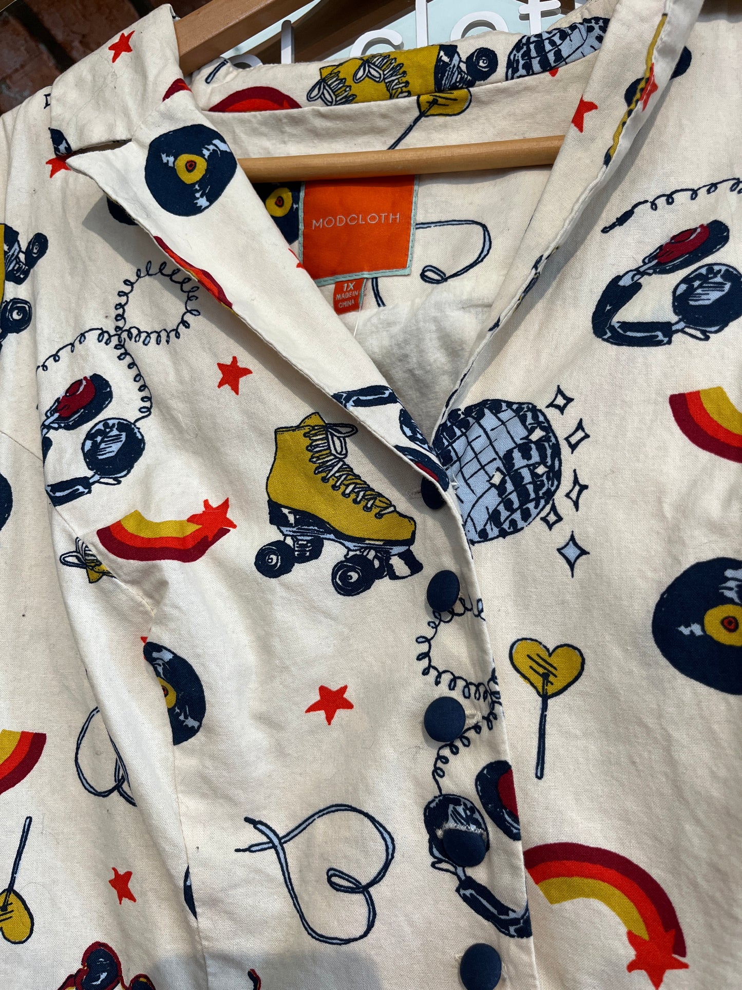 size 1X cream with rollerskates Modcloth dress - mid