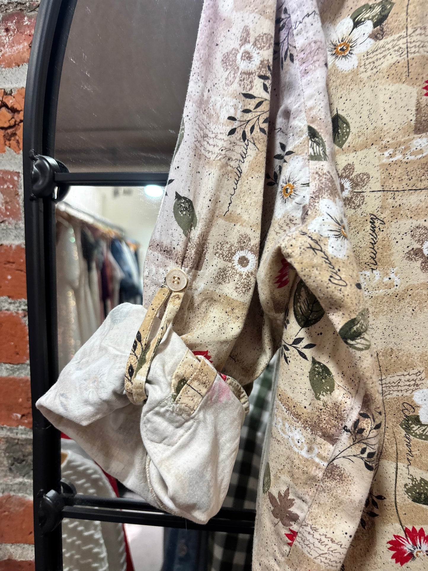 size 3X beige with flowers VINTAGE Career Elements  top - button up